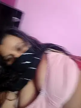 Snapshot of RESHMA_21 chatting on 01-17-25, 08:22 RESHMA 21 online show from 01-17-25, 08:22