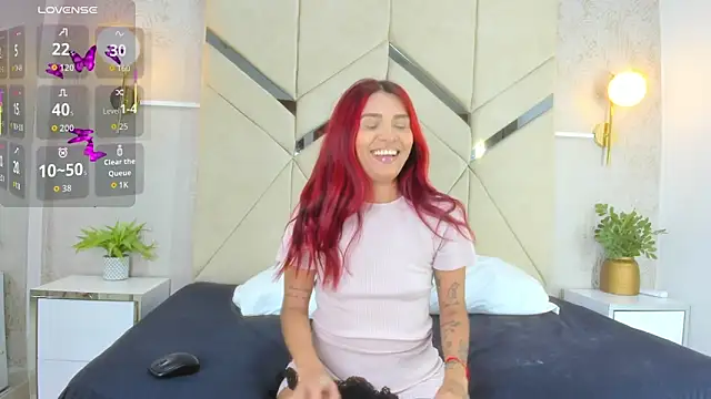 LiaVelez online show from 06-09-26, 01:45