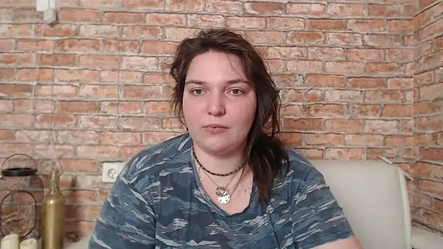 Amelia Kiss  online show from 01-24-25, 06:57