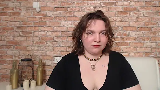 Amelia Kiss  online show from 02-18-25, 06:59