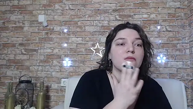 Amelia Kiss  online show from 03-10-25, 12:40