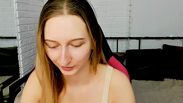 Snapshot of _Ri_na_ chatting on 12-22-24, 12:49  Ri na  online show from 12-22-24, 12:49