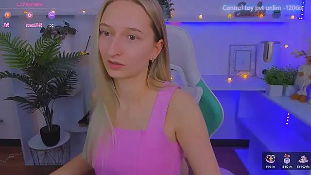 Snapshot of _Ri_na_ chatting on 12-26-24, 09:33  Ri na  online show from 12-26-24, 09:33