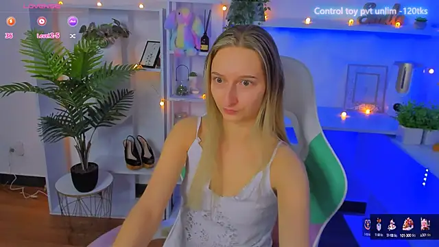 Snapshot of _Ri_na_ chatting on 12-27-24, 12:56  Ri na  online show from 12-27-24, 12:56