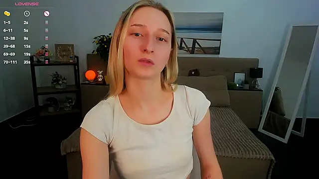 Snapshot of _Ri_na_ chatting on 01-11-25, 01:01  Ri na  online show from 01-11-25, 01:01