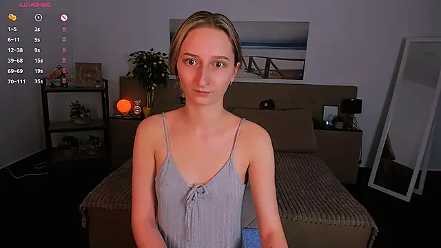 Snapshot of _Ri_na_ chatting on 01-12-25, 12:44  Ri na  online show from 01-12-25, 12:44