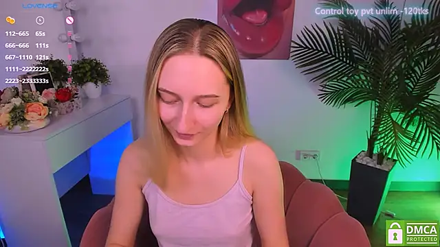 Snapshot of _Ri_na_ chatting on 02-02-25, 12:57  Ri na  online show from 02-02-25, 12:57