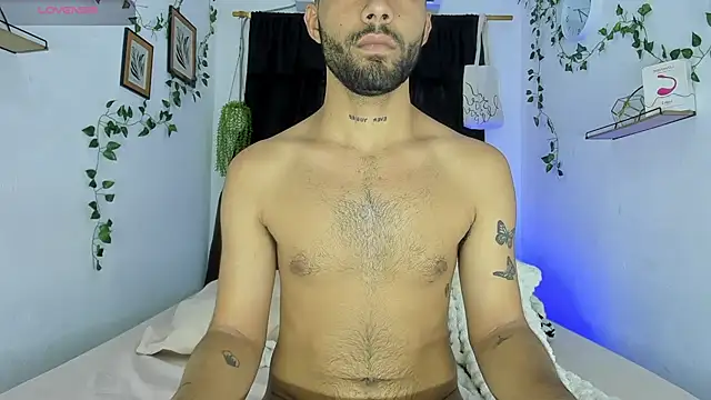 Snapshot of Alex_BigDickkk chatting on 09-24-25, 08:56 Alex BigDickkk online show from 09-24-25, 08:56