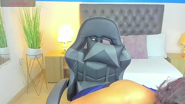 yosselin23 online show from 12-10-24, 12:05