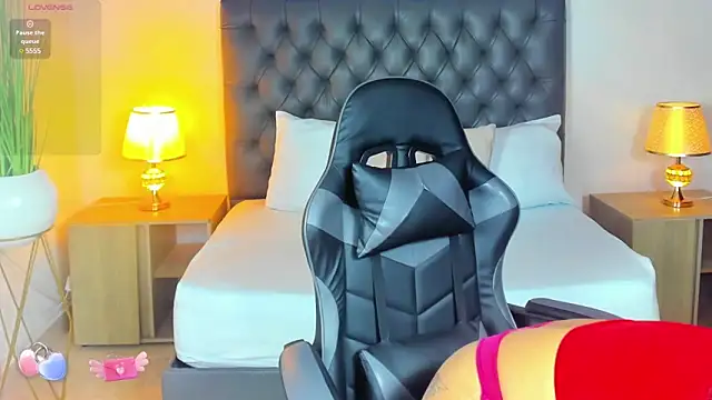 yosselin23 online show from 02-17-25, 12:05