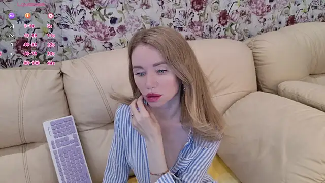 Snapshot of Bambixxxbaby chatting on 03-04-25, 04:49 Bambixxxbaby online show from 03-04-25, 04:49