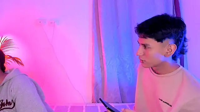 Snapshot of Levin_Hikaru chatting on 11-10-25, 02:43 Levin Hikaru online show from 11-10-25, 02:43