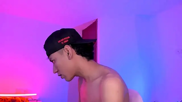 Snapshot of Levin_Hikaru chatting on 11-18-25, 02:50 Levin Hikaru online show from 11-18-25, 02:50