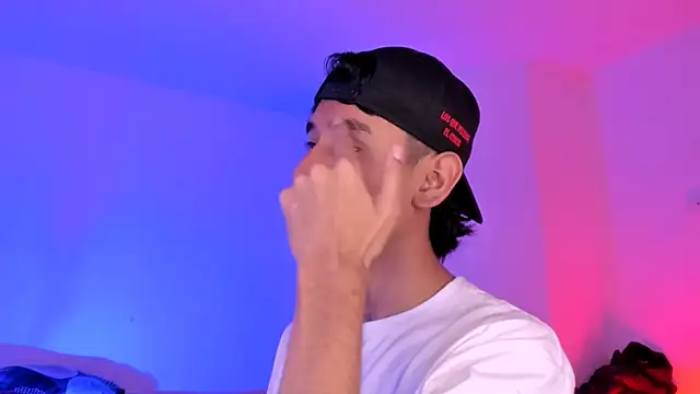 Snapshot of Levin_Hikaru chatting on 11-18-25, 11:26 Levin Hikaru online show from 11-18-25, 11:26