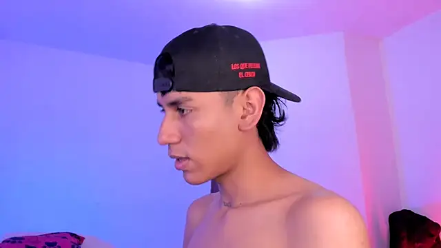 Snapshot of Levin_Hikaru chatting on 11-20-25, 04:56 Levin Hikaru online show from 11-20-25, 04:56