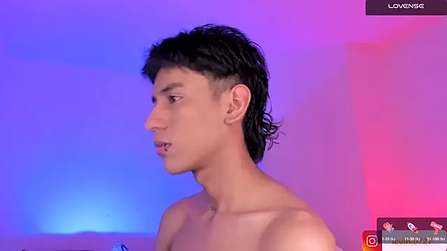 Snapshot of Levin_Hikaru chatting on 11-21-25, 01:59 Levin Hikaru online show from 11-21-25, 01:59