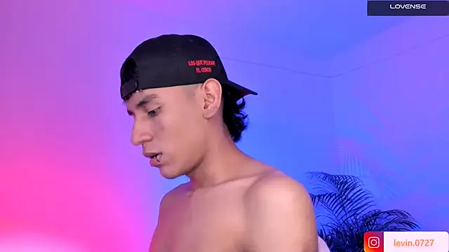 Snapshot of Levin_Hikaru chatting on 11-27-25, 03:52 Levin Hikaru online show from 11-27-25, 03:52