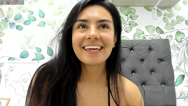 atilanadiaz7 online show from 02-06-25, 07:51