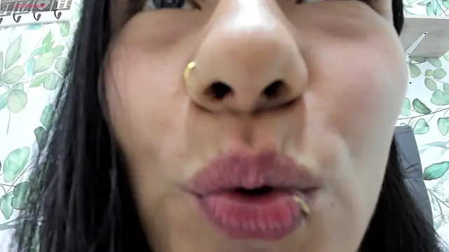 atilanadiaz7 online show from 10-06-25, 03:53