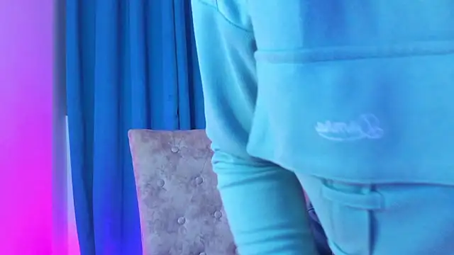 Snapshot of Camila_Coxx chatting on 01-08-25, 06:52 Camila Coxx online show from 01-08-25, 06:52