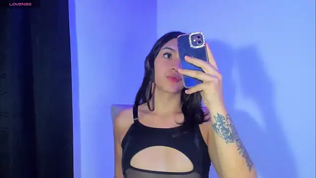 Snapshot of Camila_Coxx chatting on 02-13-25, 05:16 Camila Coxx online show from 02-13-25, 05:16