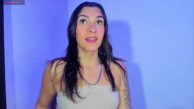 Snapshot of Camila_Coxx chatting on 02-15-25, 02:26 Camila Coxx online show from 02-15-25, 02:26