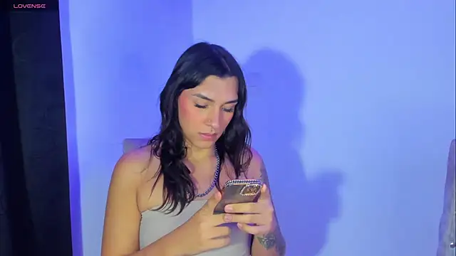 Snapshot of Camila_Coxx chatting on 02-15-25, 05:30 Camila Coxx online show from 02-15-25, 05:30