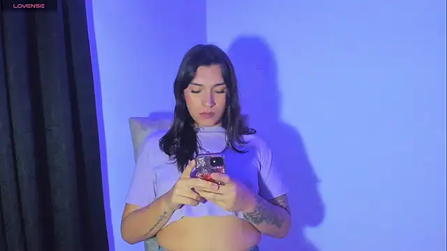 Snapshot of Camila_Coxx chatting on 03-12-25, 01:25 Camila Coxx online show from 03-12-25, 01:25