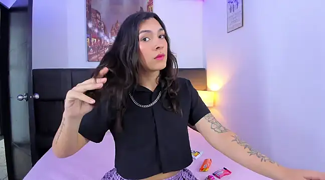 Snapshot of Camila_Coxx chatting on 03-17-25, 03:50 Camila Coxx online show from 03-17-25, 03:50