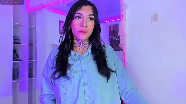 Snapshot of Camila_Coxx chatting on 10-16-25, 02:51 Camila Coxx online show from 10-16-25, 02:51