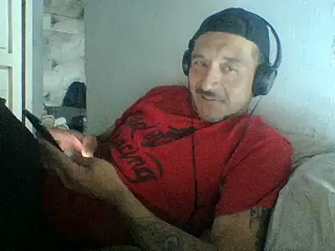 Snapshot of cartiagiz chatting on 11-06-25, 02:34 cartiagiz online show from 11-06-25, 02:34