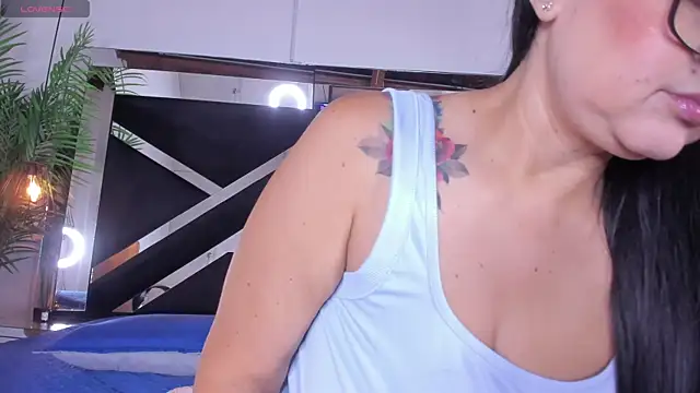 emily-fox online show from 11-28-25, 11:02