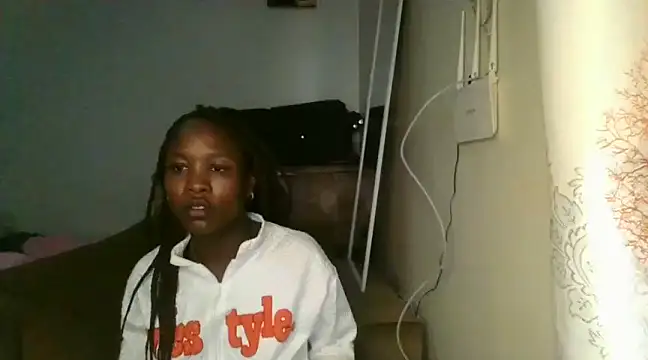 Snapshot of Sonnia_ chatting on 12-08-24, 07:05 Sonnia online show from 12-08-24, 07:05