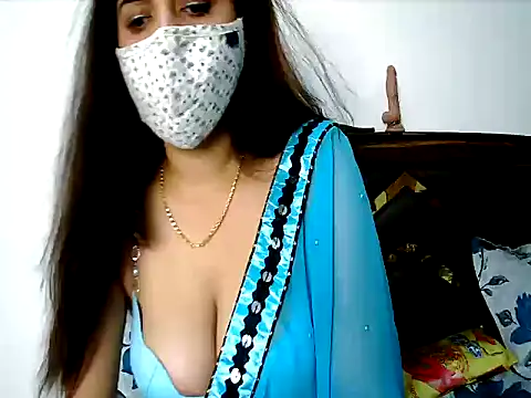 Snapshot of Gloie4u chatting on 06-06-26, 10:42 Gloie4u online show from 06-06-26, 10:42