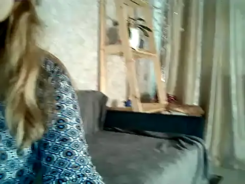 Snapshot of Aline_LoveFlowers chatting on 01-16-25, 09:48 Aline LoveFlowers online show from 01-16-25, 09:48