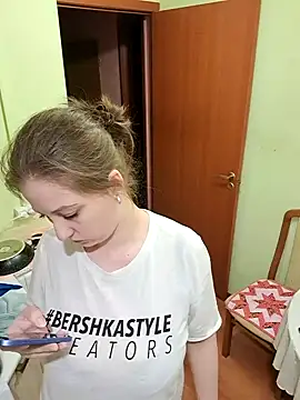 Snapshot of Sakura_Green chatting on 03-04-25, 06:18 Sakura Green online show from 03-04-25, 06:18