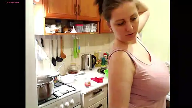 Snapshot of Sakura_Green chatting on 03-17-25, 04:43 Sakura Green online show from 03-17-25, 04:43