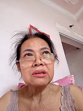 Hotestlove online show from 09-29-25, 01:33