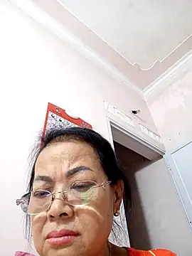 Hotestlove online show from 10-28-25, 01:14