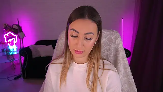 Snapshot of LiaBrazzerr chatting on 12-22-24, 01:55 LiaBrazzerr online show from 12-22-24, 01:55