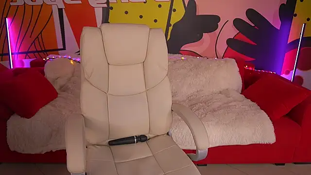 Snapshot of LiaBrazzerr chatting on 10-16-25, 06:58 LiaBrazzerr online show from 10-16-25, 06:58