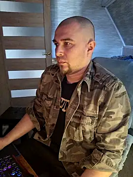 Foxyshaved online show from 03-24-26, 08:30