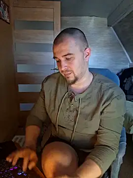 Foxyshaved online show from 04-28-26, 04:28