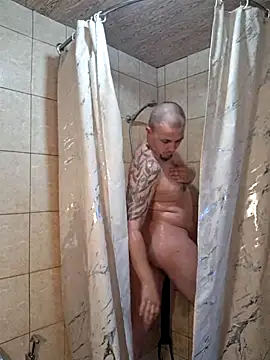 Snapshot of Foxyshaved chatting on 05-19-26, 06:31 Foxyshaved online show from 05-19-26, 06:31