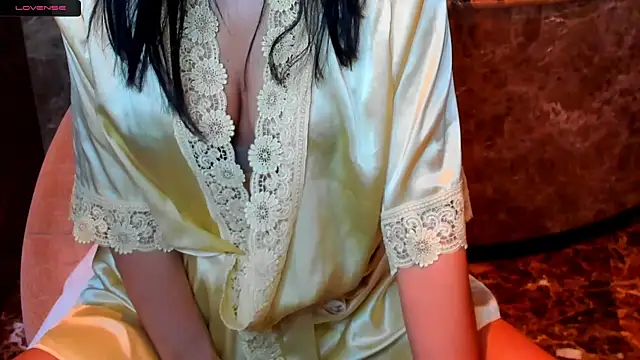 Snapshot of yourastral chatting on 12-24-24, 11:22 yourastral online show from 12-24-24, 11:22