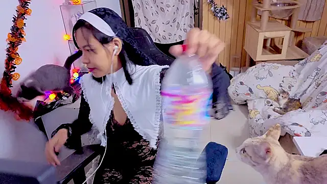 Kana G online show from 10-31-25, 08:21