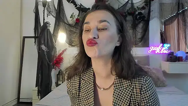 JoyCasidy online show from 10-17-25, 09:23