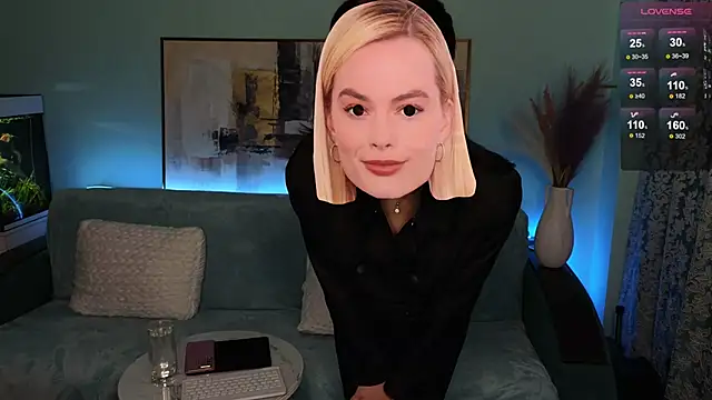 Snapshot of HoneyGirl55 chatting on 02-02-25, 03:07 HoneyGirl55 online show from 02-02-25, 03:07