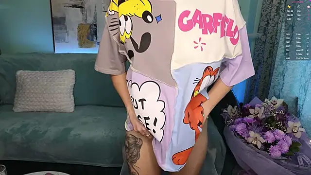 Snapshot of HoneyGirl55 chatting on 03-15-25, 07:42 HoneyGirl55 online show from 03-15-25, 07:42