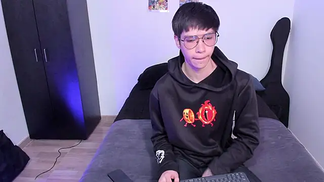 Aventure Twinks online show from 02-25-25, 07:25